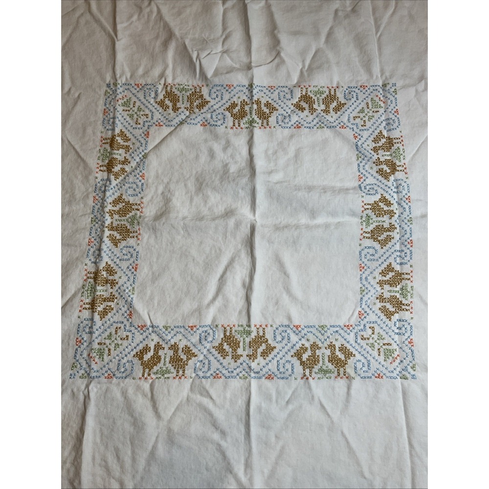 Vintage Linen Embroidered Roosters Tablecloth 39 X 40